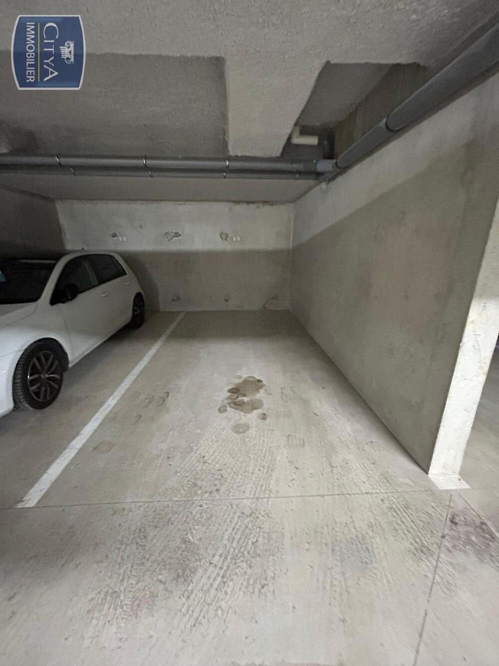 location Parking / Garage Bron (69500)