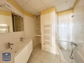  Appartement � louer 4 pi�ces 74 m� Lyon
