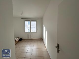  Appartement à louer 4 pièces 107 m²