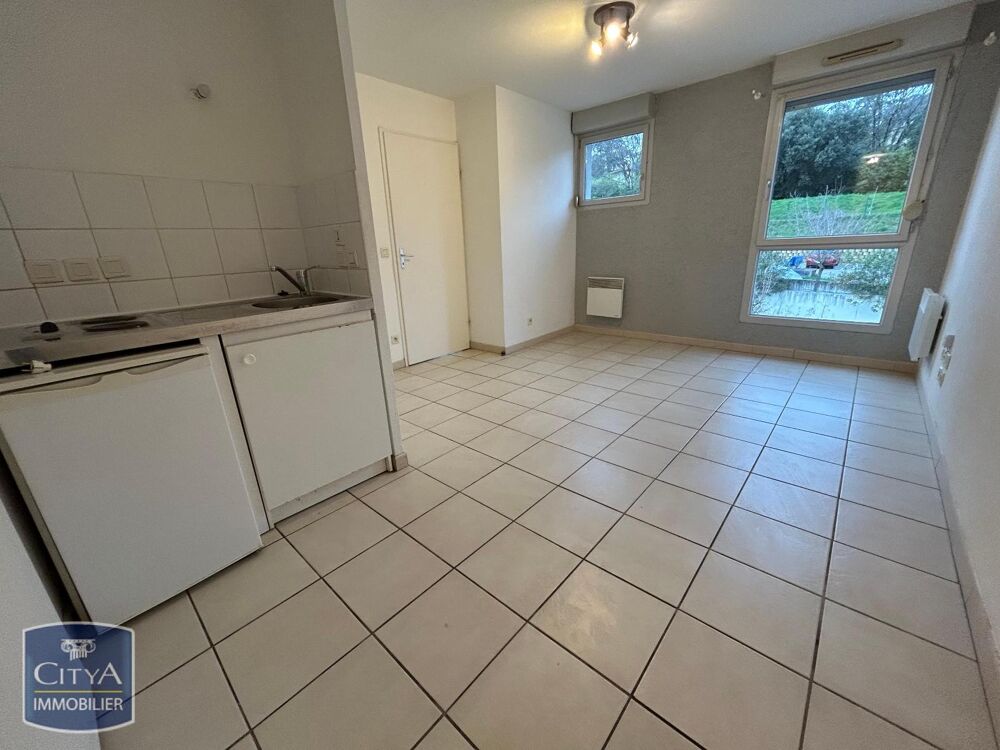 À LOUER : Appartement T2 à Aubenas, situé dans un quarti....