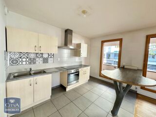  Appartement à louer 4 pièces 94 m²