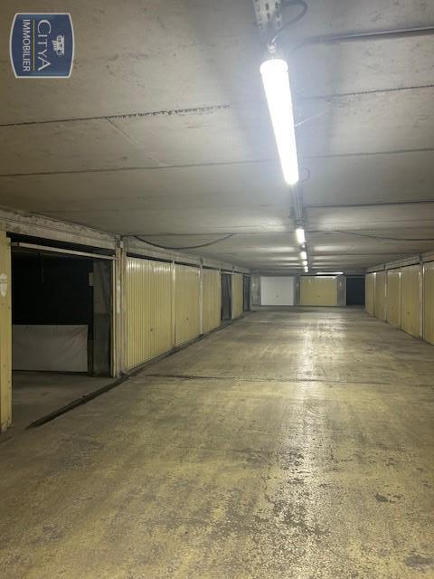 Parking / Garage � louer 
