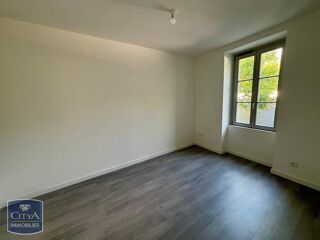  Appartement à louer 4 pièces 111 m²