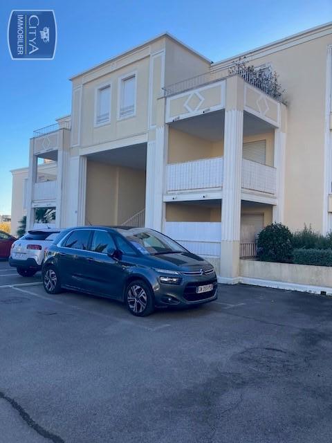  Parking / Garage � louer 