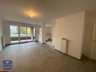  Appartement à louer 4 pièces 95 m²