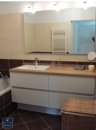  Appartement à louer 3 pièces 66 m²