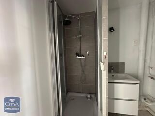 Appartement à louer 4 pièces 104 m²
