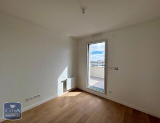  Appartement à louer 5 pièces 101 m²