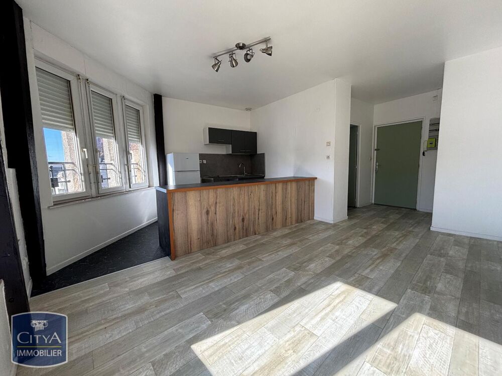 À LOUER : Appartement T3 situé en plein coeur de Cambrai,....