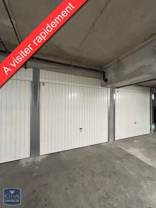  Parking / Garage à louer 