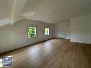 Appartement à louer 4 pièces 99 m²