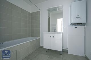  Appartement à louer 4 pièces 74 m²