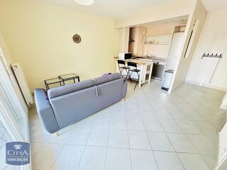  Appartement à louer 2 pièces 42 m²