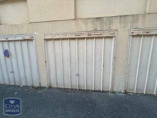  Parking / Garage à louer 