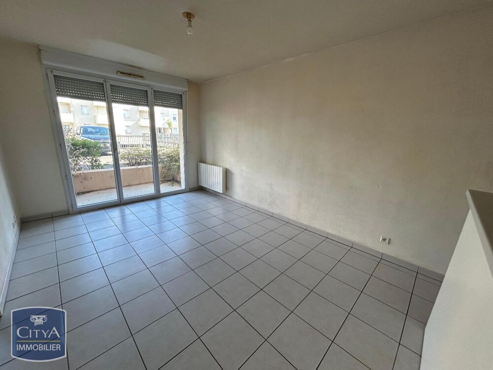 À LOUER DANS UNE RESIDENCE SECURISEE AVEC GARDIEN : Appa....