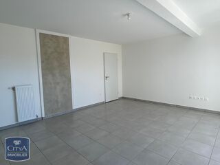  Appartement à louer 4 pièces 75 m²