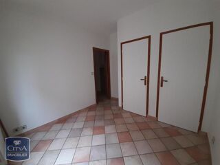  Appartement à louer 3 pièces 76 m²