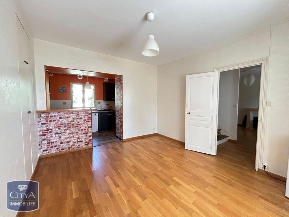 À LOUER : Maison T5 à Châtellerault, située dans un quar....