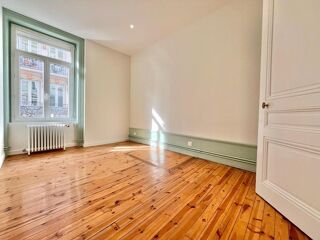  Appartement à louer 4 pièces 83 m²