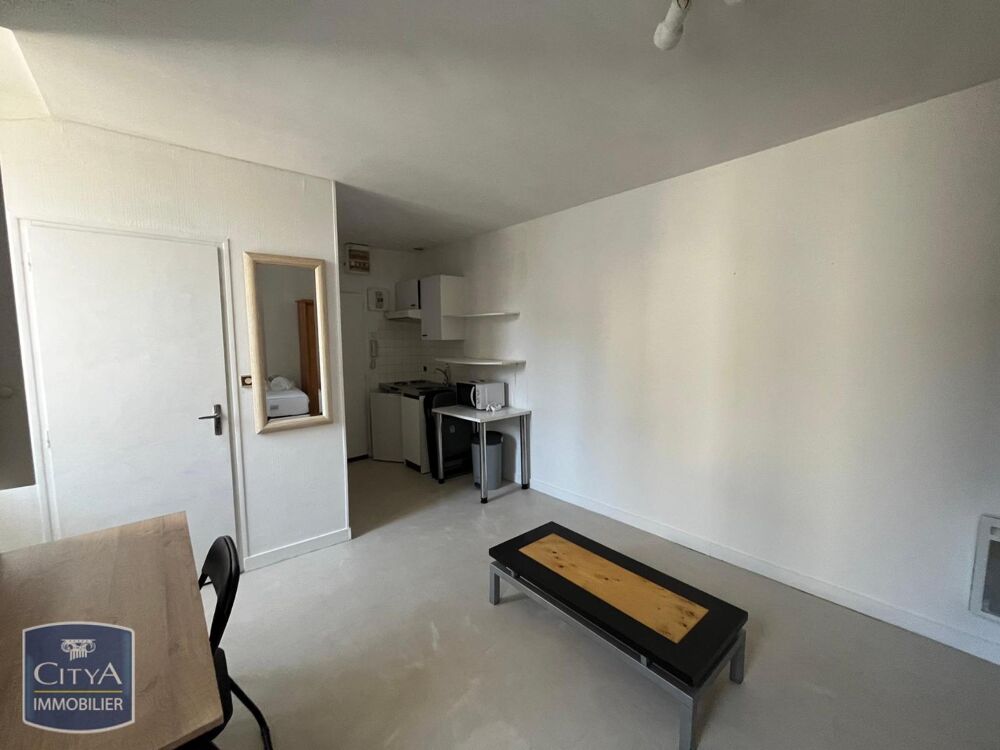 A LOUER à LAVAL, appartement de type T1 situé dans un qu....