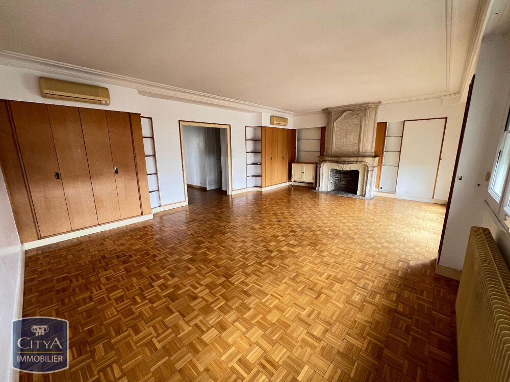 À LOUER : Appartement T6 situé au coeur du centre-ville d....