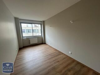  Appartement à louer 4 pièces 95 m²