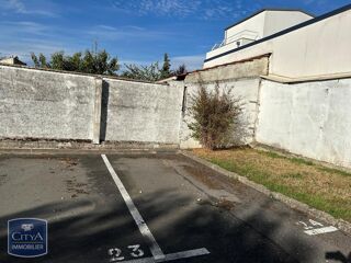  Parking / Garage à louer 