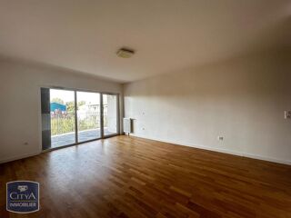  Appartement à louer 4 pièces 104 m²