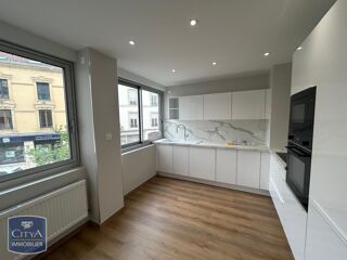  Appartement à louer 4 pièces 95 m²