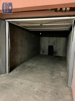  Parking / Garage à louer 
