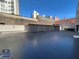  Parking / Garage à louer 