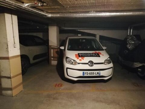  Parking / Garage � louer 