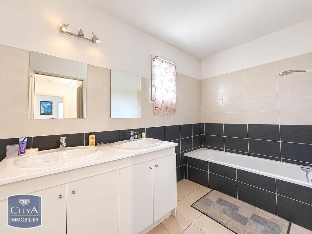 location Maison - 4 pièce(s) - 77 m² Fos-sur-Mer (13270)