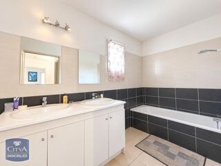 location Maison - 4 pièce(s) - 77 m² Fos-sur-Mer (13270)