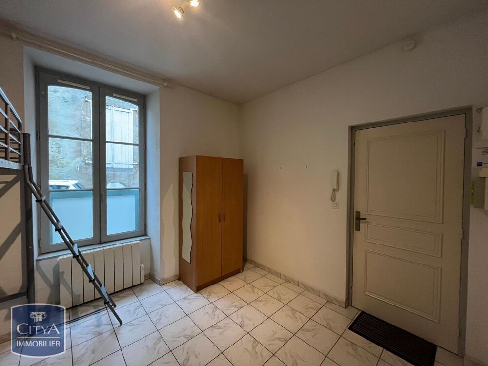 STUDIO AVEC MEUBLES A DISPOSITION * En location : dans l....