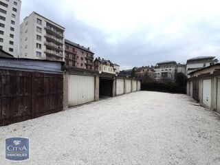  Parking / Garage à louer 12 m²