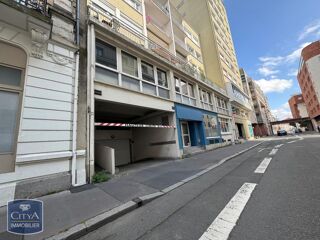  Parking / Garage à louer 