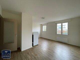  Appartement à louer 1 pièce 38 m²