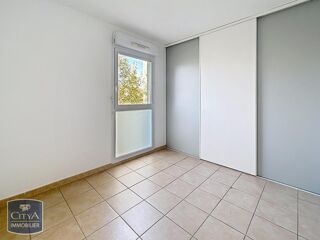  Appartement à louer 3 pièces 75 m²