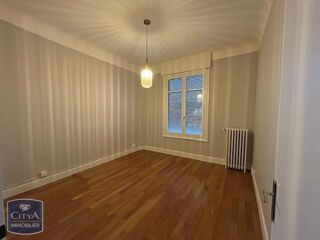  Appartement à louer 3 pièces 76 m²