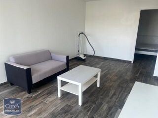  Appartement à louer 4 pièces 79 m²