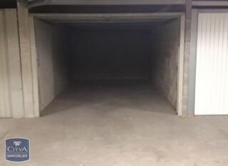  Parking / Garage à louer 15 m²