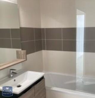  Appartement à louer 4 pièces 77 m²