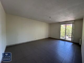  Appartement à louer 4 pièces 75 m²