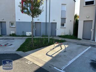  Parking / Garage à louer 