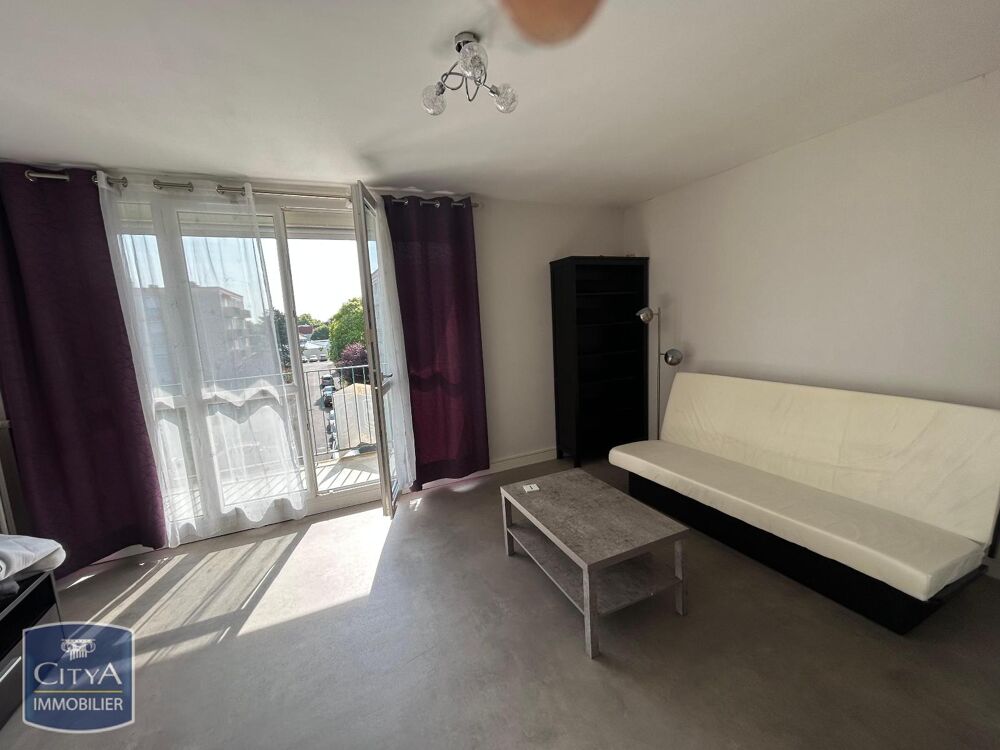 À LOUER - STUDIO MEUBLÉ AVEC BALCON - PROCHE PISCINE - J....
