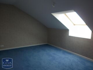  Appartement à louer 4 pièces 82 m²