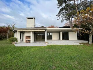  Villa à louer 7 pièces 203 m² Decines