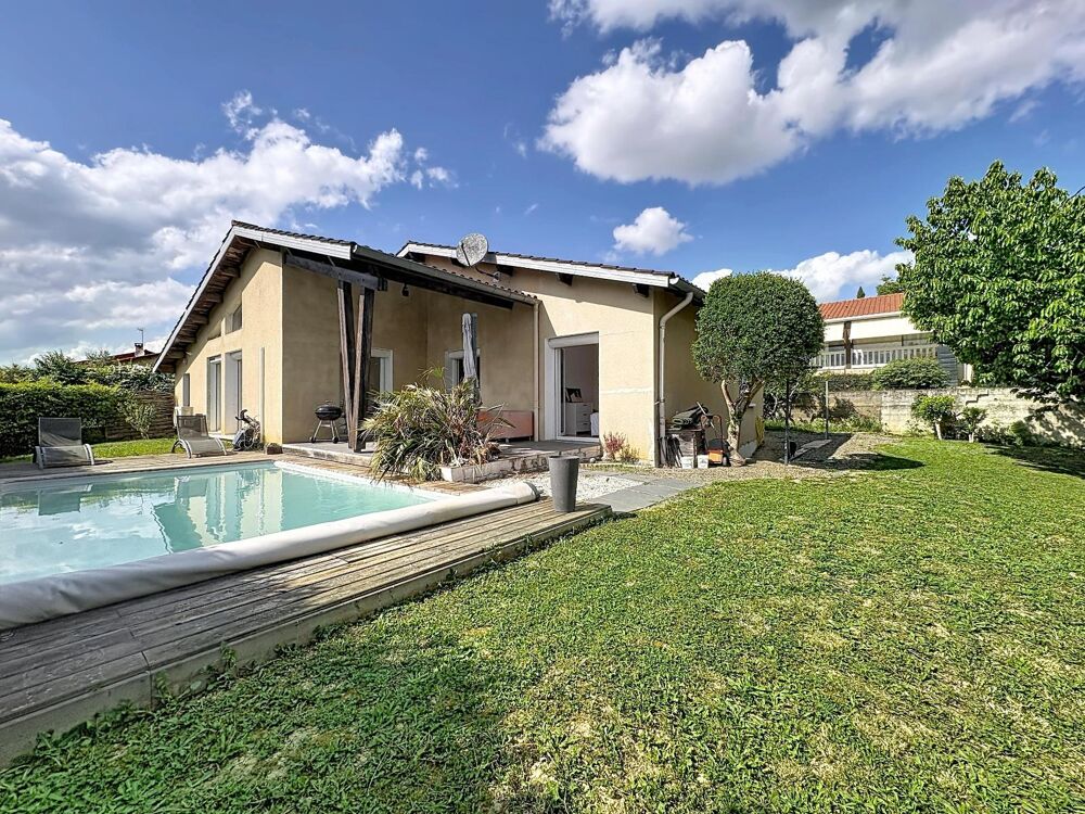 Maison contemporaine de plain-pied avec piscine - À Auch....