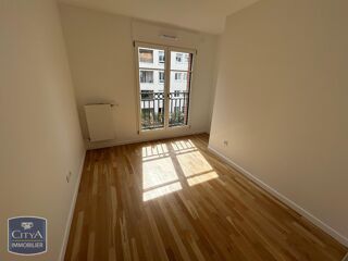  Appartement à louer 4 pièces 82 m²